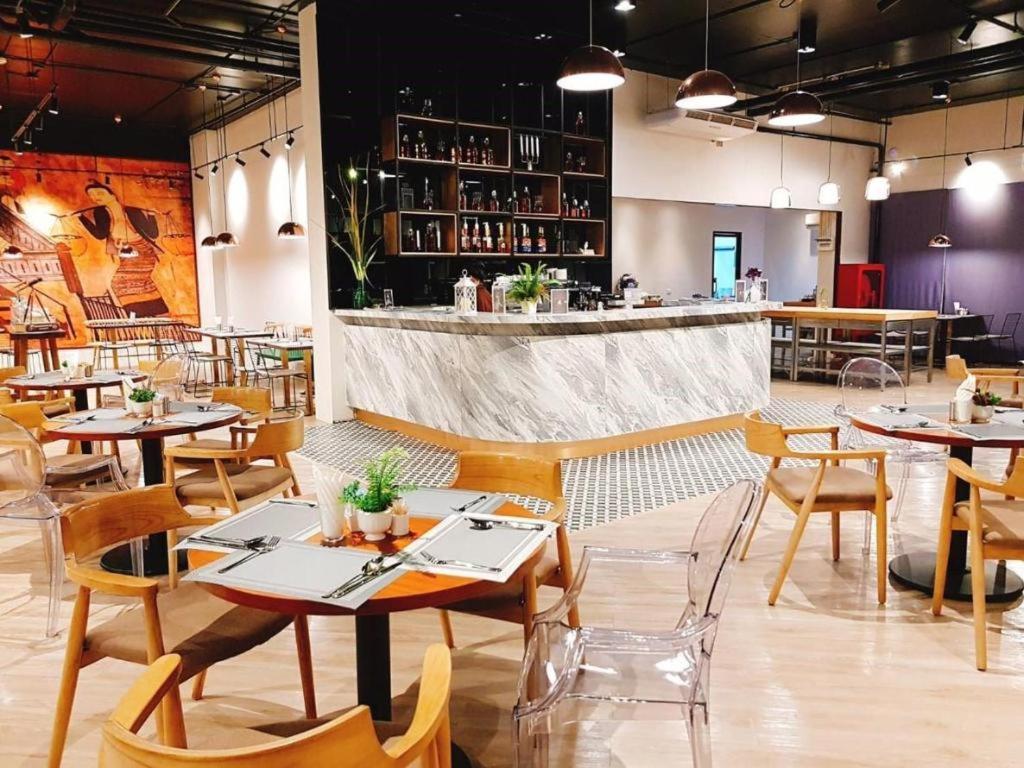 Surestay By Best Western Iconic Suvarnabhumi Bang Bo Екстер'єр фото